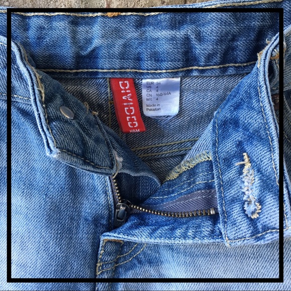 H&M JEAN SHORTS DENIM DISTRESSED LOWRISE STONEWASH - Picture 6 of 8